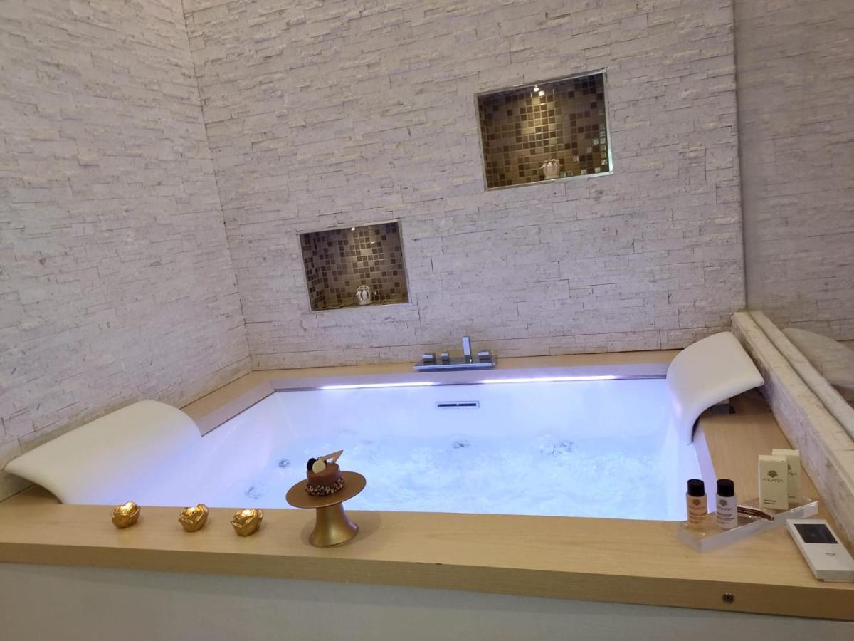 Romantic Suite Monopoli Exterior photo